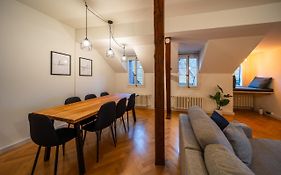 Old Town Apt In The Heart Of Thun With Garden